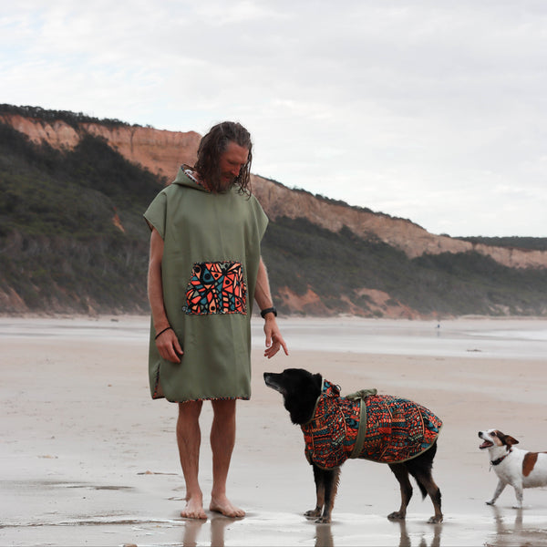 Lightweight / recycled microfibre surf poncho